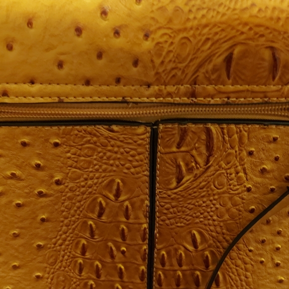 Croc style vegan satchel bag - Picture 12 of 15